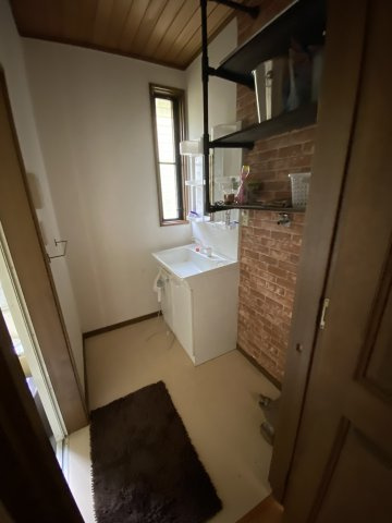 大内氷上戸建ての独立洗面台