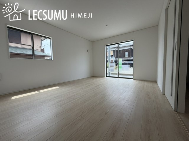 姫路市野里慶雲寺前町第1/新築戸建の居間・リビング