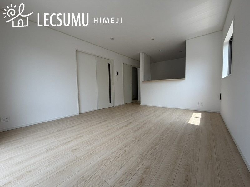 姫路市野里慶雲寺前町第1/新築戸建の居間・リビング