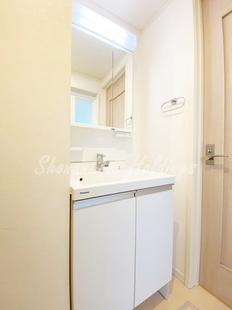 茅ヶ崎市中島のアパートの洗面所