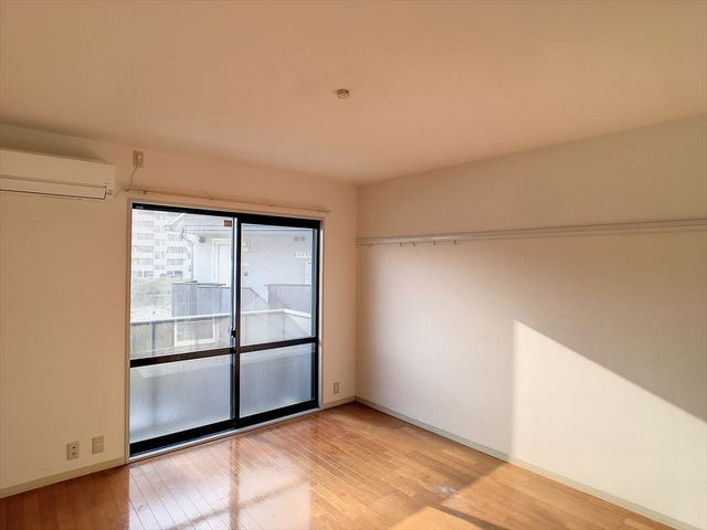 レイクタウン井尻C棟の居間・リビング