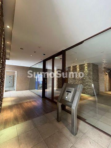 URBAN FLATS中之島 (旧 LaDouceur中之島)のエントランス|毎日通るエントランスはこのようになっています