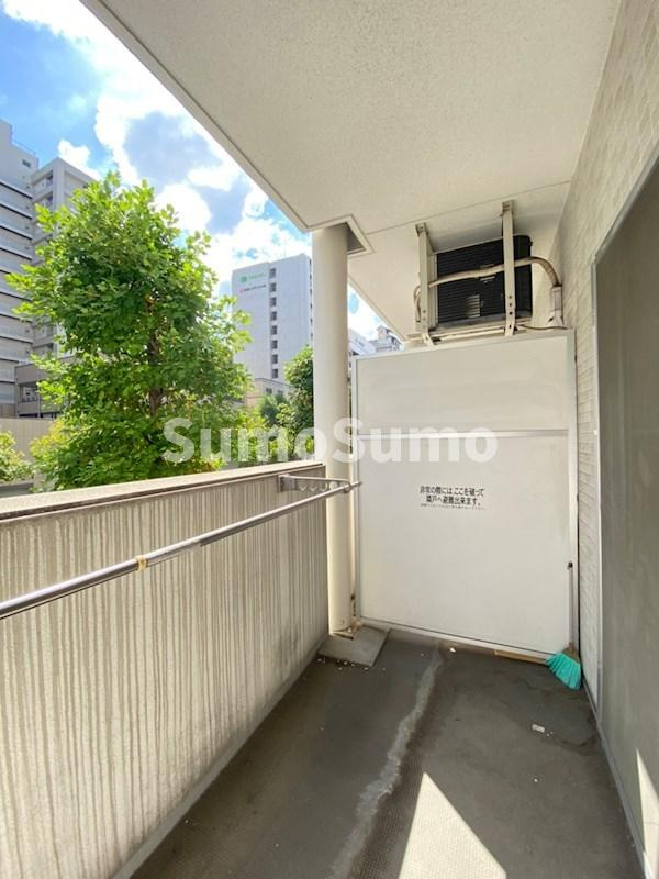 URBAN FLATS中之島 (旧 LaDouceur中之島)のバルコニー|暖かな日差しのふりそそぐバルコニー