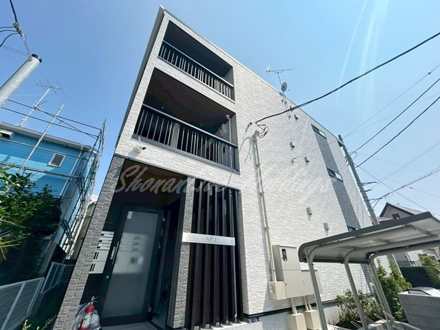 茅ヶ崎市赤松町のアパートの外観