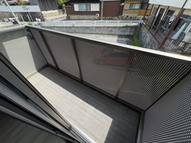 フレッツァ神戸山田 B棟のバルコニー
