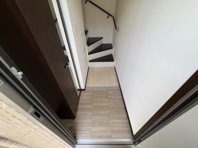 フレッツァ神戸山田 B棟の玄関