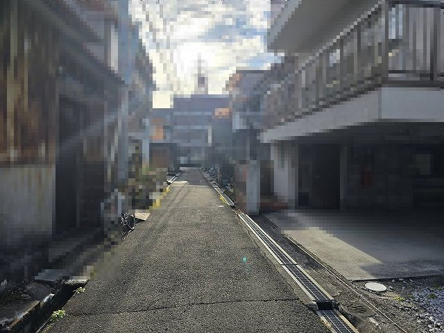 高知市薊野南町の前面道路含む現地写真