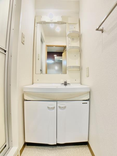北品川アパートメントの洗面所