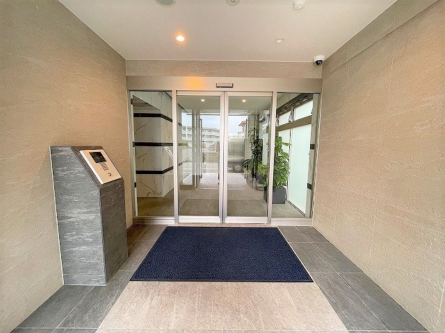 リアンシエルブルー雑餉隈のエントランス