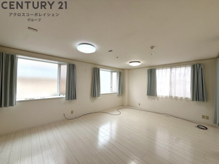 ステップインイーストの居間