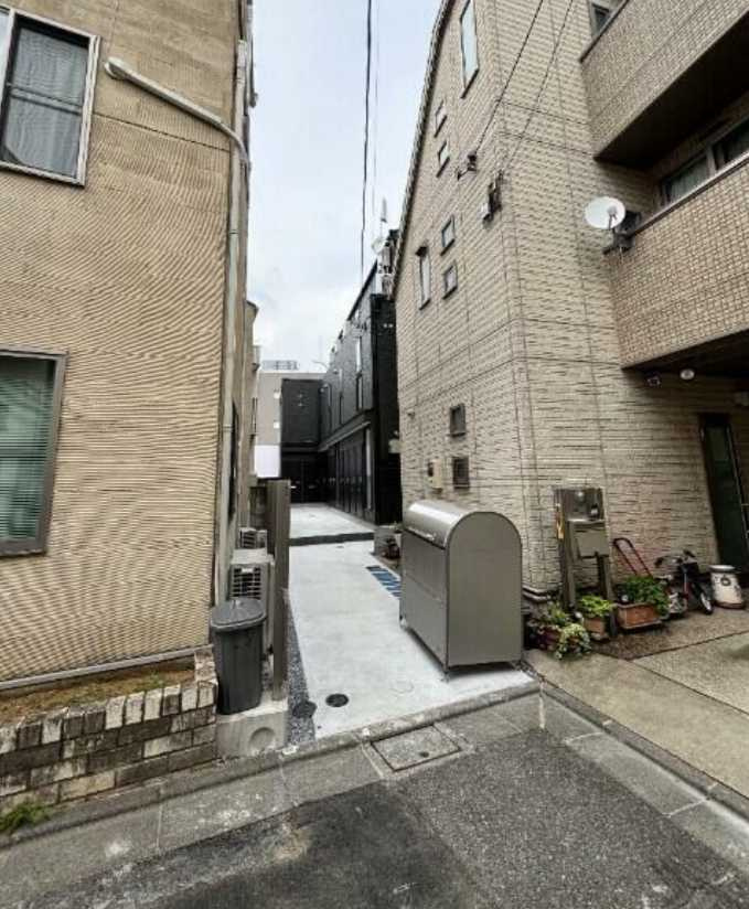 マーレ弦巻　敷金0　ネット無料　築浅のエントランス