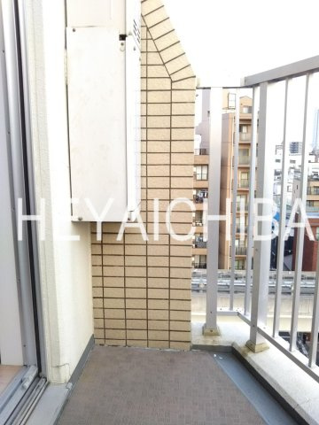 バージュアル西日暮里のバルコニー