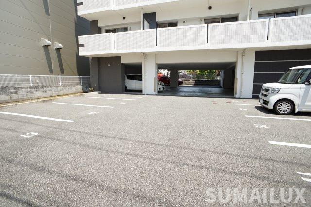 熊本市中央区九品寺６丁目の賃貸マンションの駐車場