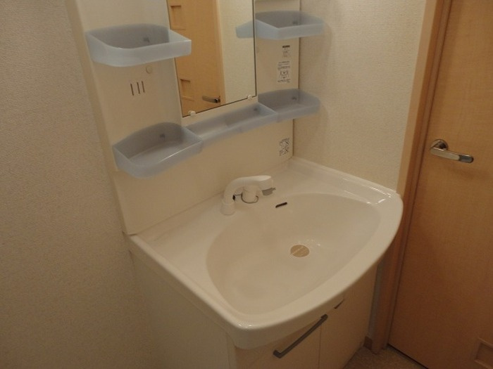 ジュパール Ⅲ棟の独立洗面台|洗髪洗面化粧台