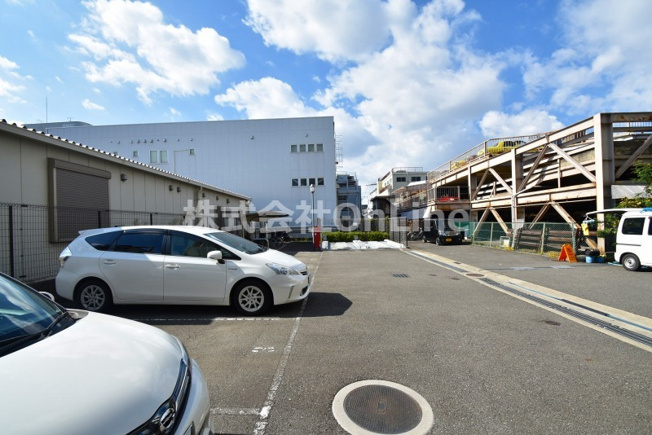 【駐車場】