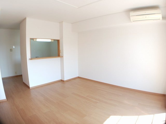 メゾン・グレイスＡの居間・リビング