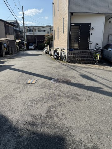 表面利回り約11.25％｜月額賃料150,000円で賃貸中の周辺|広沢エリアらしい落ち着いた街並みが広がる住宅地。子育て世帯にもおすすめの住環境です。