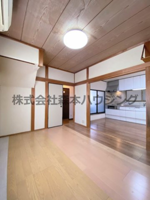 【洋室】 | 　門真市三ツ島6丁目戸建 | 使い勝手のいい洋室です
2階