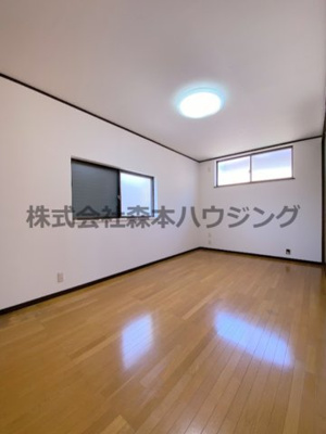 【洋室】 | 　門真市三ツ島6丁目戸建 | 使い勝手のいい洋室です
3階