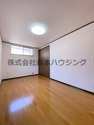 【洋室】 | 　門真市三ツ島6丁目戸建 | 落ち着いた色調の洋室です
3階