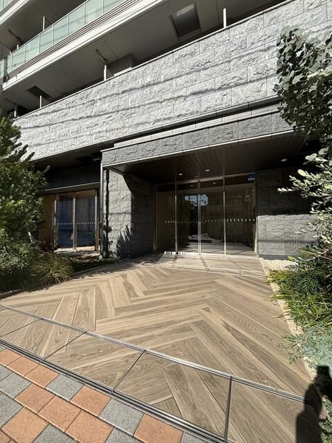 スプランディッド南千住のエントランス