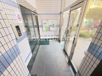 【エントランス】