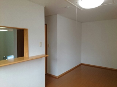 【内装】 | ソレアード本町 | 明るい色調の室内です
