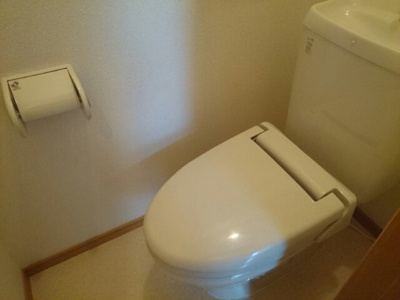【トイレ】 | ソレアード本町 | ゆったりとした空間のトイレです