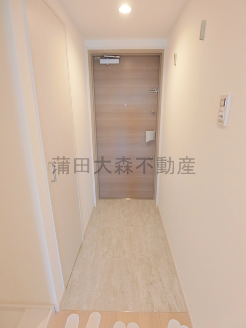 羽田六間堀レジデンスの玄関