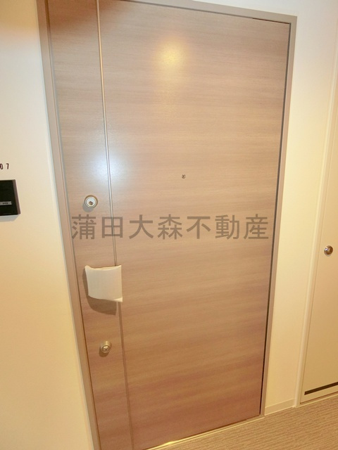 羽田六間堀レジデンスの玄関
