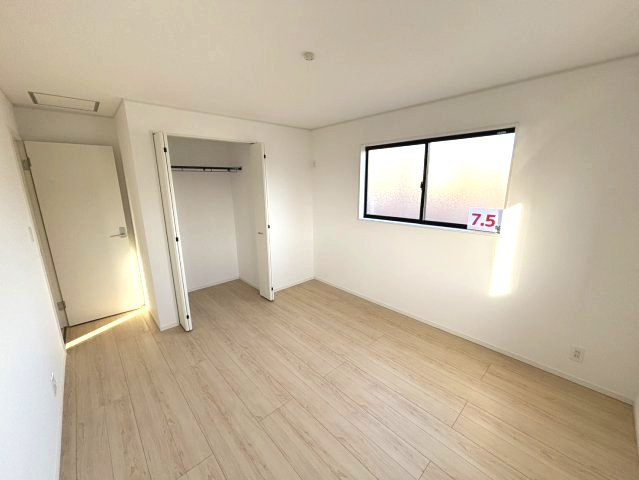 クレイドルガーデン柳原第2-1号棟　松山市柳原第2の新築戸建の洋室|洋室です