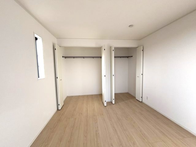 クレイドルガーデン柳原第2-1号棟　松山市柳原第2の新築戸建の洋室|ゆったりした洋室です