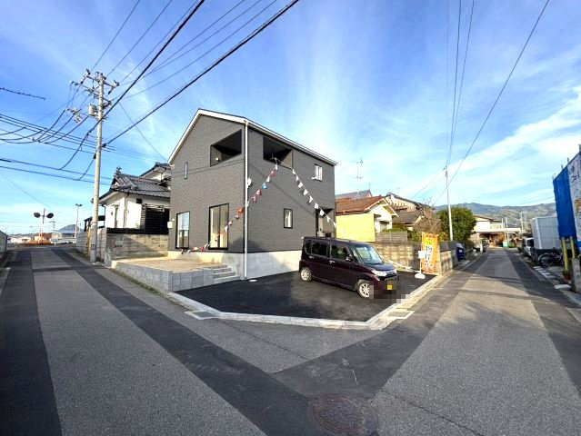 クレイドルガーデン柳原第2-1号棟　松山市柳原第2の新築戸建の前面道路含む現地写真|前面道路含む現地写真です