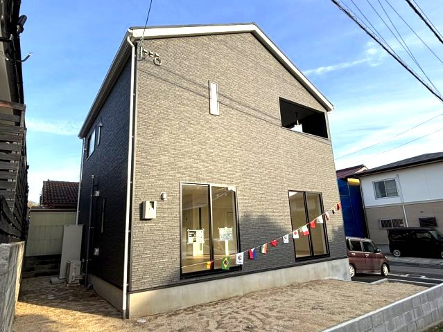 クレイドルガーデン柳原第2-1号棟　松山市柳原第2の新築戸建の外観|落ち着いた雰囲気の外観です