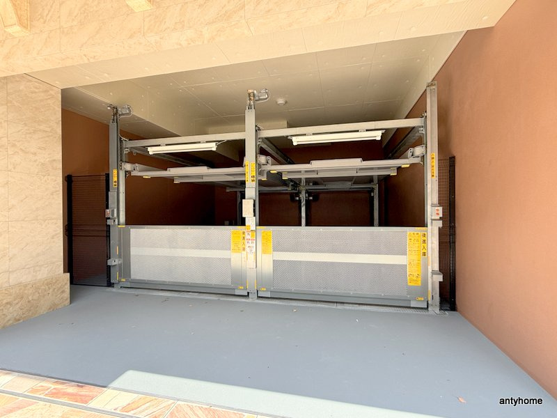 プレジオ北浜　仲介手数料無料の駐車場