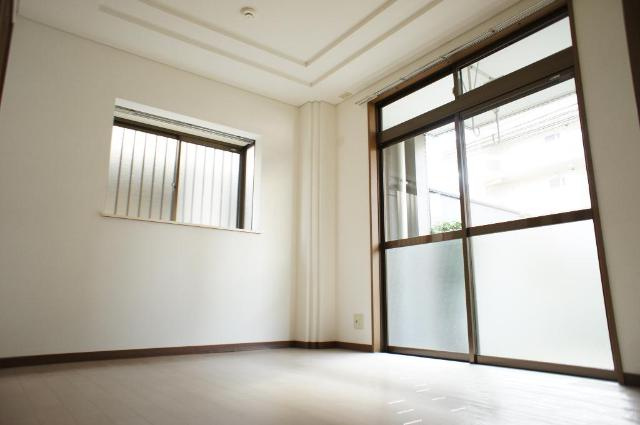 エイトハウスＡの内装|南側洋間