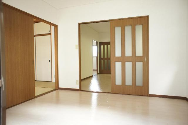 エイトハウスＡの内装|南側洋間