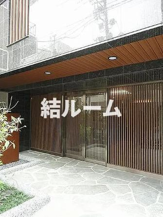豊島区南大塚１丁目の賃貸マンションのエントランス