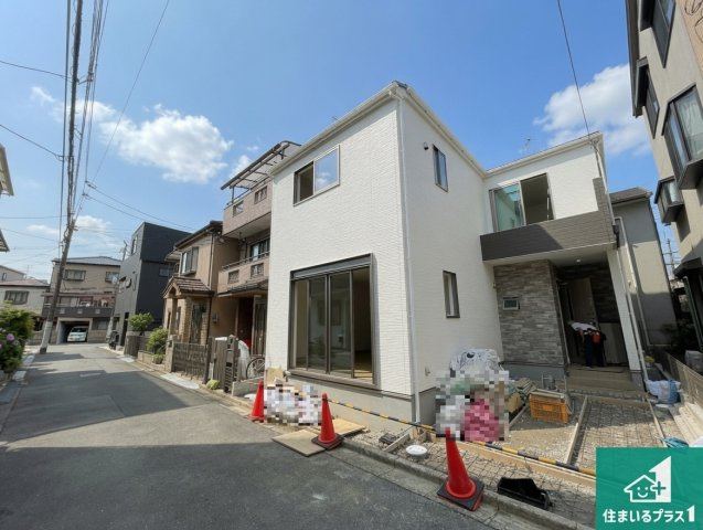 高槻市深沢町　第4期　新築一戸建ての前面道路含む現地写真|周辺は落ち着いた街並みの住宅地！子育てがしやすい住環境です！まだ未完成ですが、現地でしかわからない事もございます。是非一度ご覧ください。
