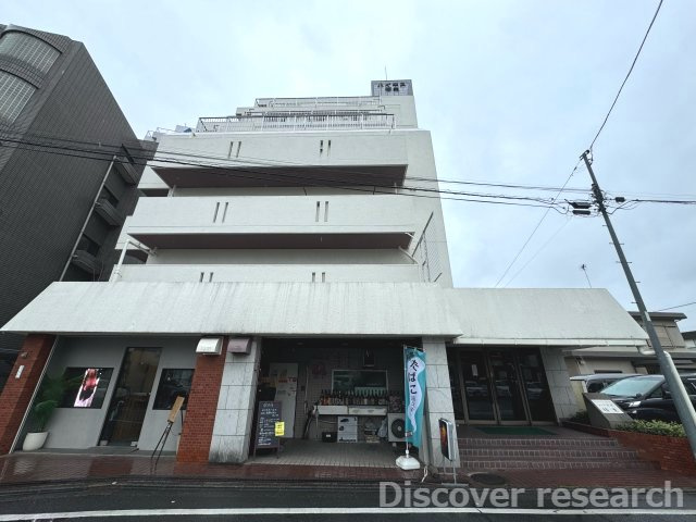 ハイネス福生の外観