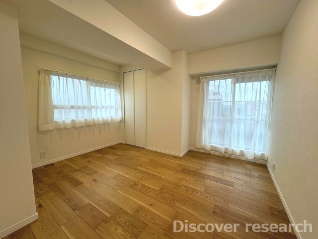 ハイネス福生の洋室