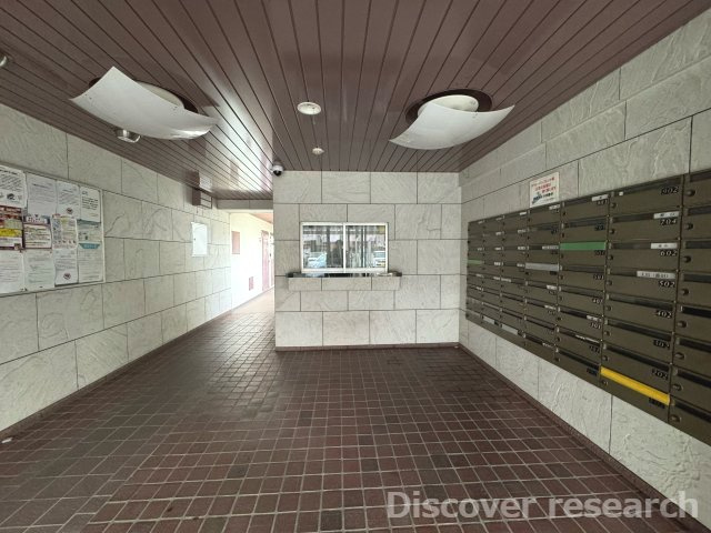 ハイネス福生のエントランス