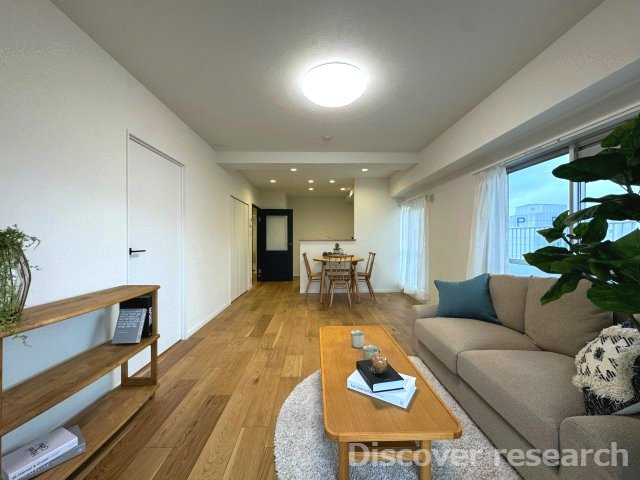 ハイネス福生の居間・リビング