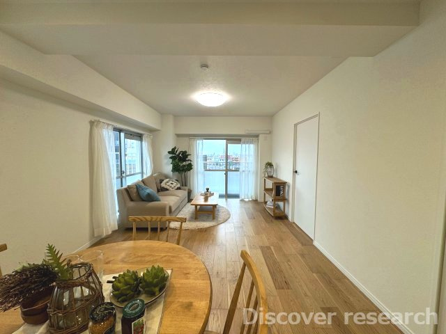 ハイネス福生の居間・リビング