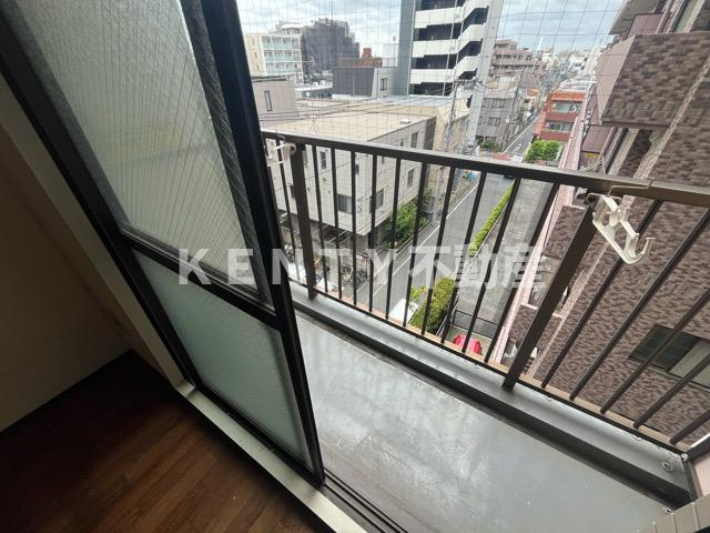 【バルコニー】 | スカイコート蒲田第２ | 開放的で明るい空間を演出してくれるバルコニーです
