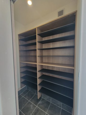 津秦1区画（122-18）・新築戸建の玄関