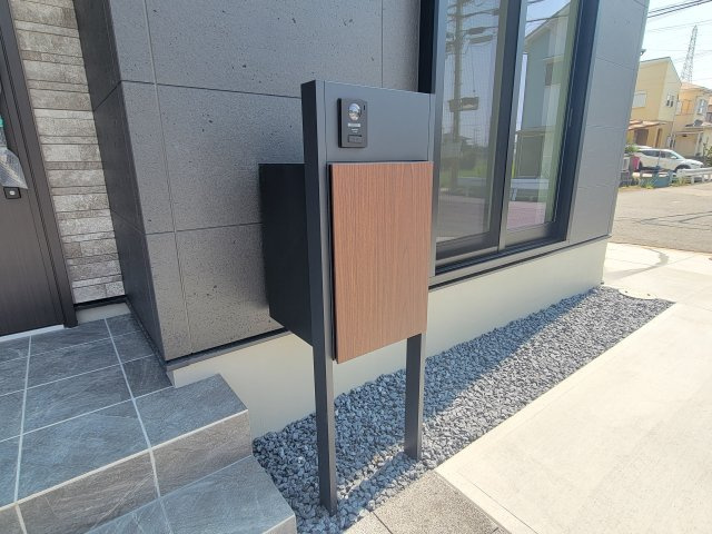 津秦1区画（122-18）・新築戸建の玄関