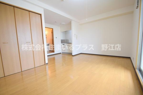 守口市日吉町１丁目の賃貸マンションの居間・リビング