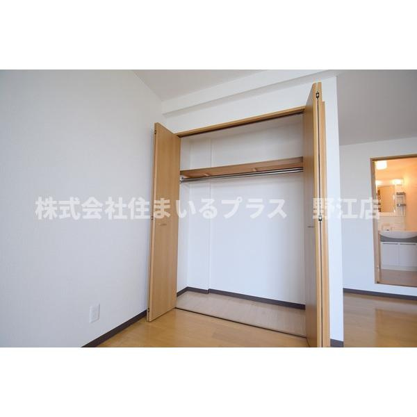 守口市日吉町１丁目の賃貸マンションの収納