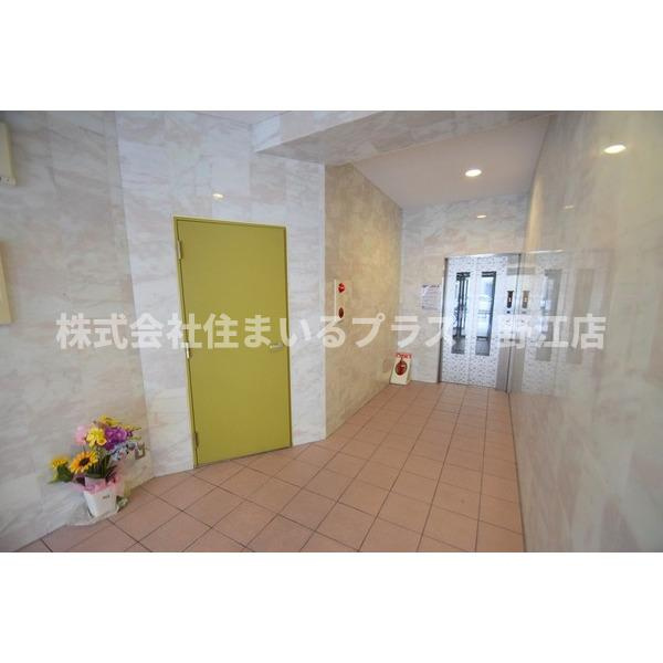 守口市日吉町１丁目の賃貸マンションのエントランス